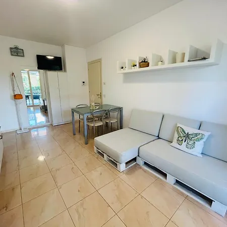Damiano Chiesa Terrazzato -flexrent Immobiliare Abissinia Riccione