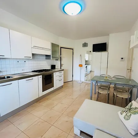 Damiano Chiesa Terrazzato -flexrent Immobiliare Abissinia Riccione